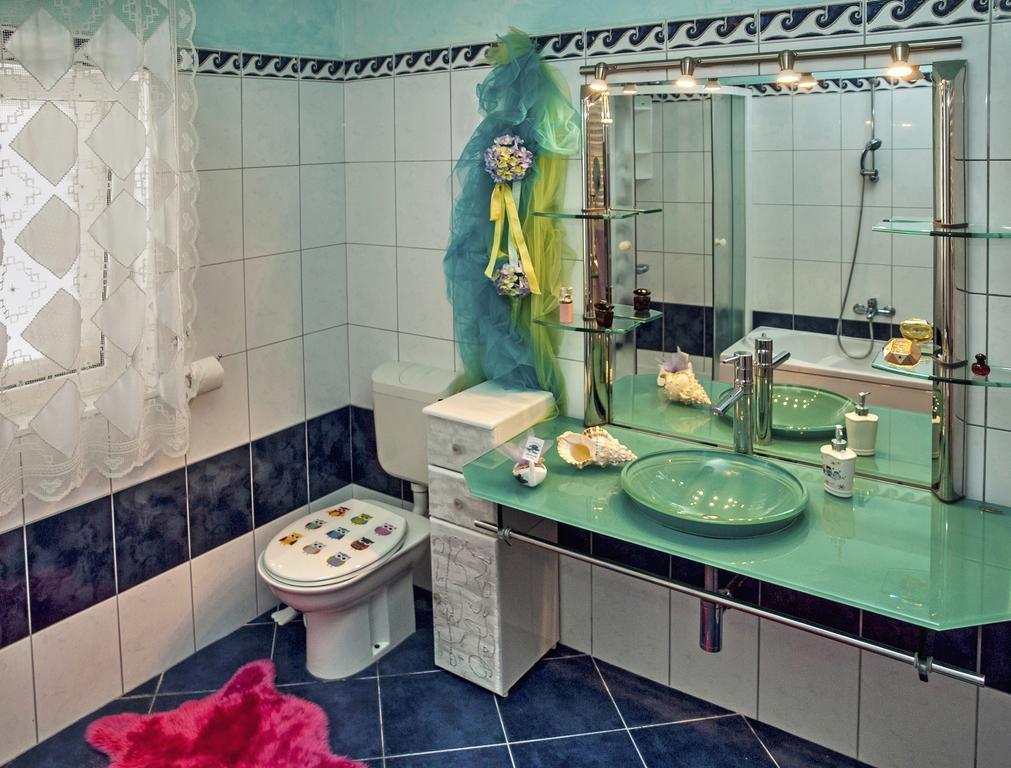 Villa Ria Dugi Rat Bagian luar foto