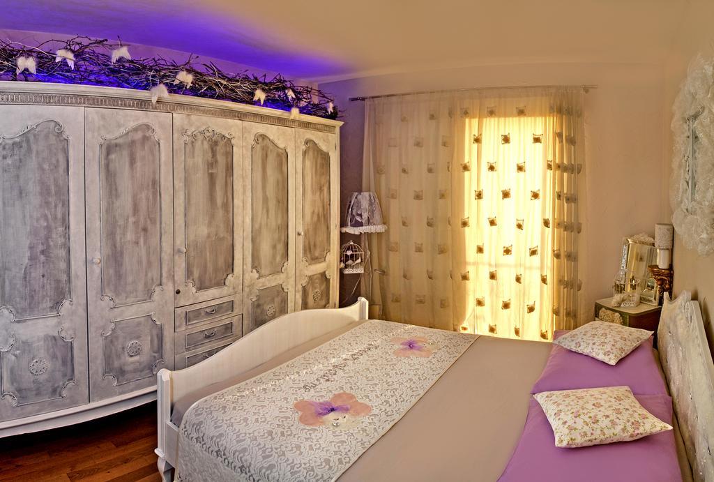 Villa Ria Dugi Rat Bagian luar foto
