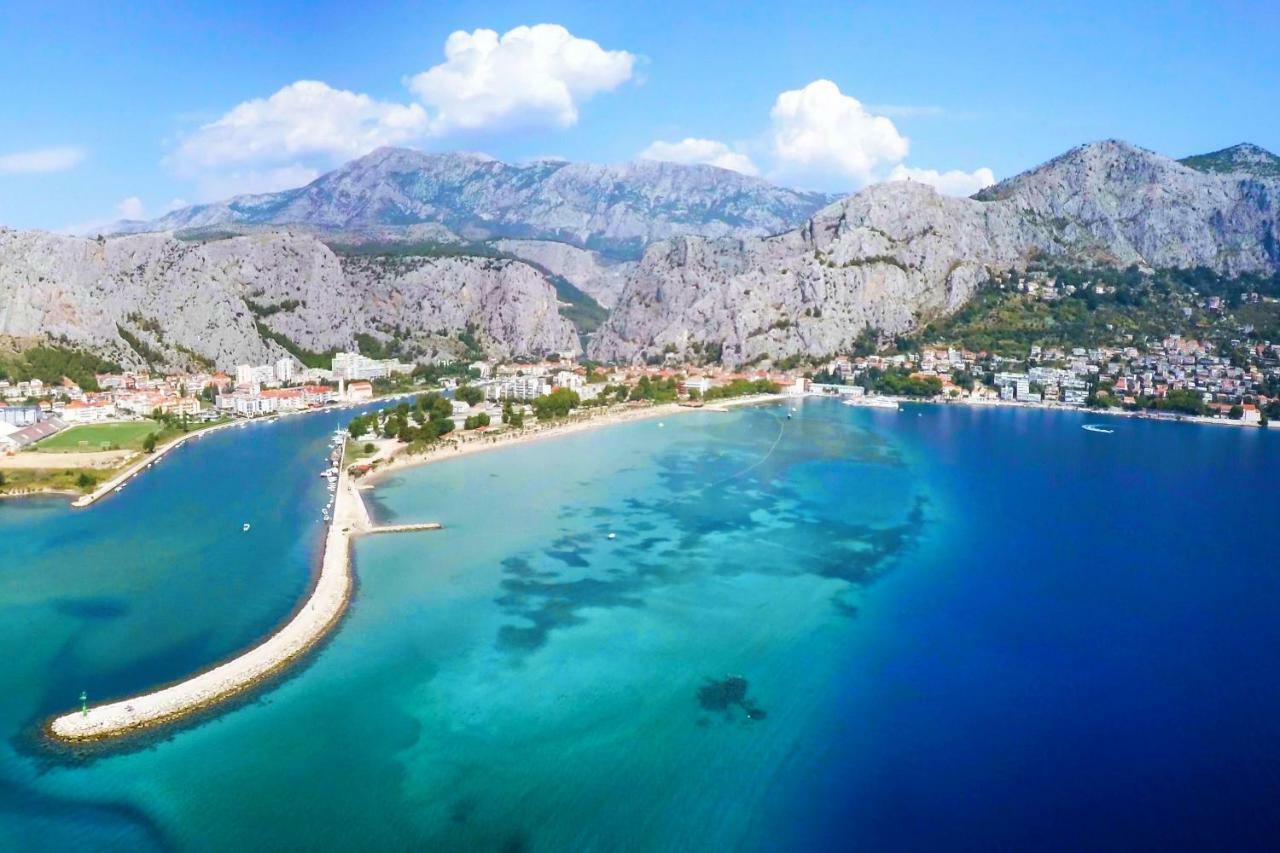 Villa Ria Dugi Rat Bagian luar foto