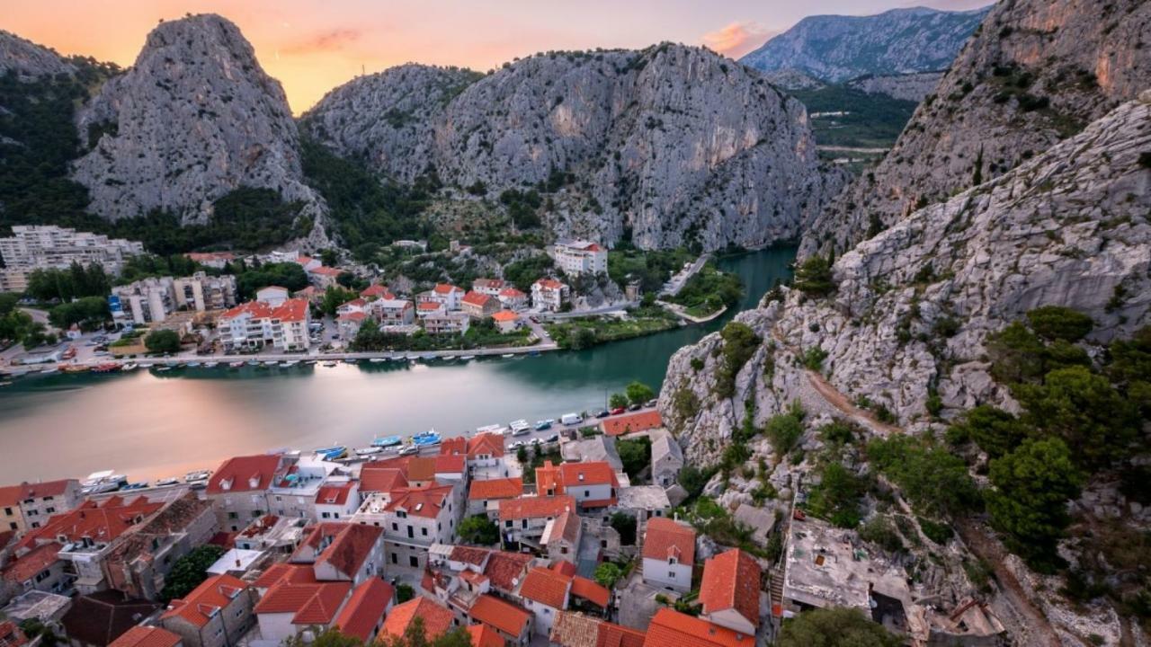 Villa Ria Dugi Rat Bagian luar foto